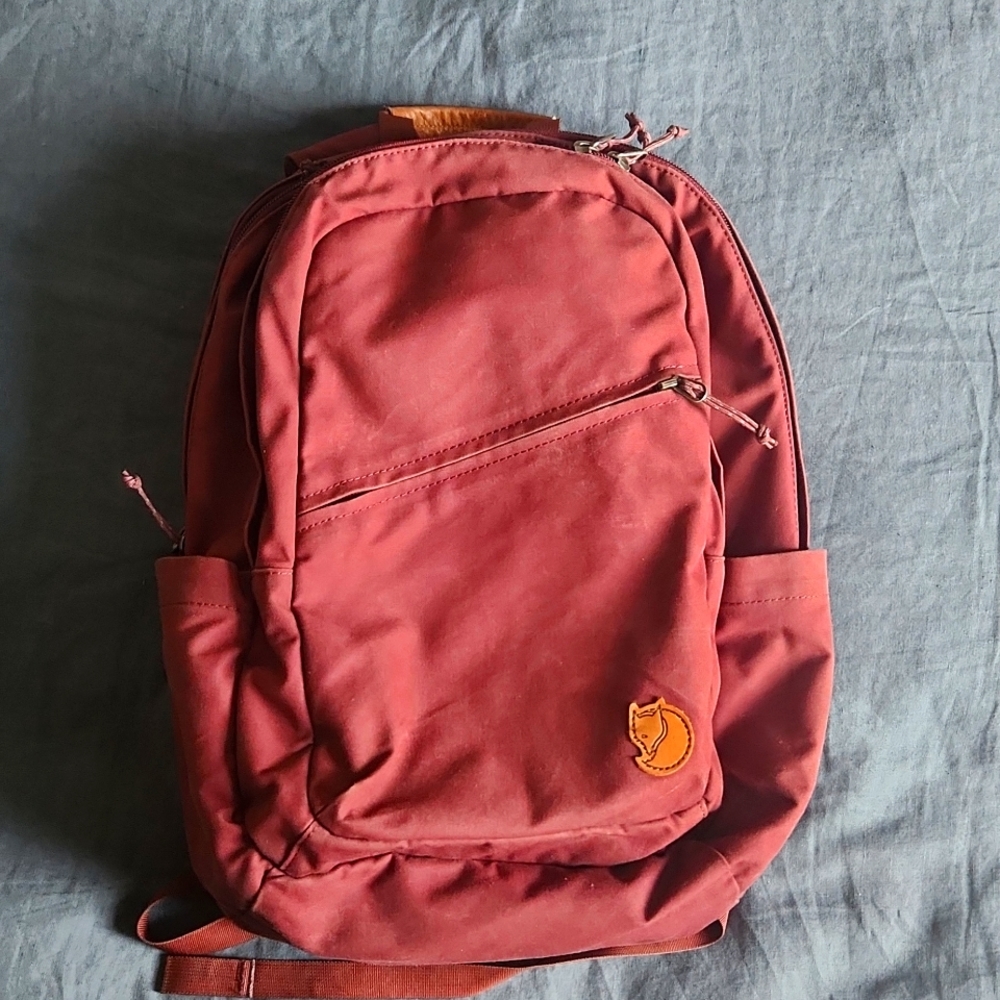 Fjallraven Raven 28 Pack color Port